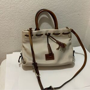 DOONEY AND BOURKE WHITE BROWN HANDBAG TASSELS